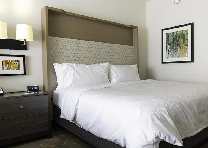 - Stadium&ent Dist By Ihg Hotel 3*