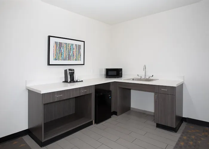 - Stadium&ent Dist By Ihg Glendale